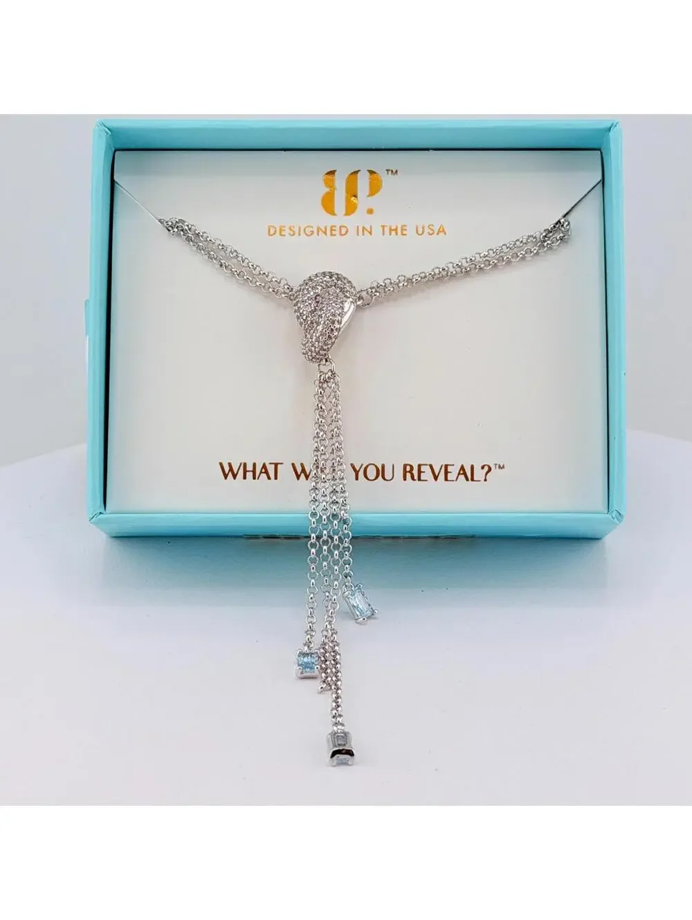 Bomb Party March 2026 Necklace “She’s Classic” Aquamarine on Rhodium KNOT